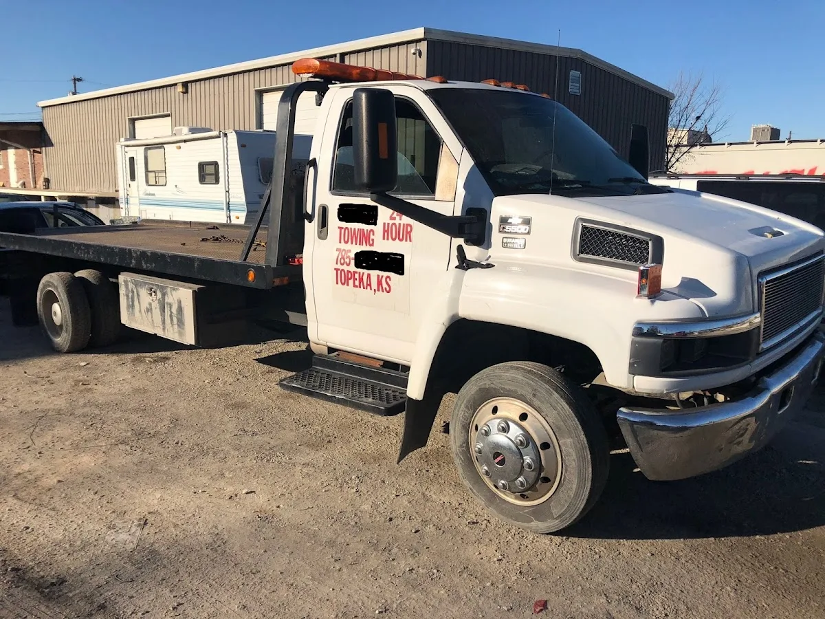 Topeka Tow Truck