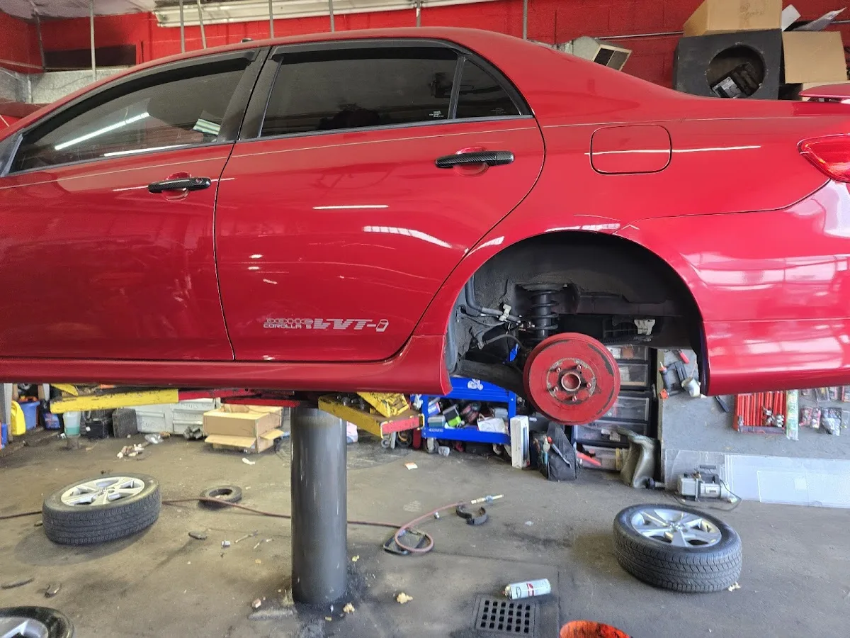 Un Towing & Automotive