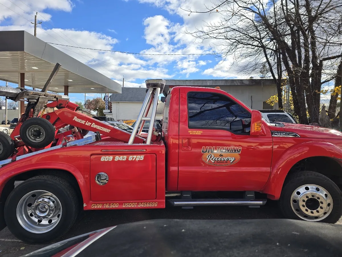 Un Towing & Automotive
