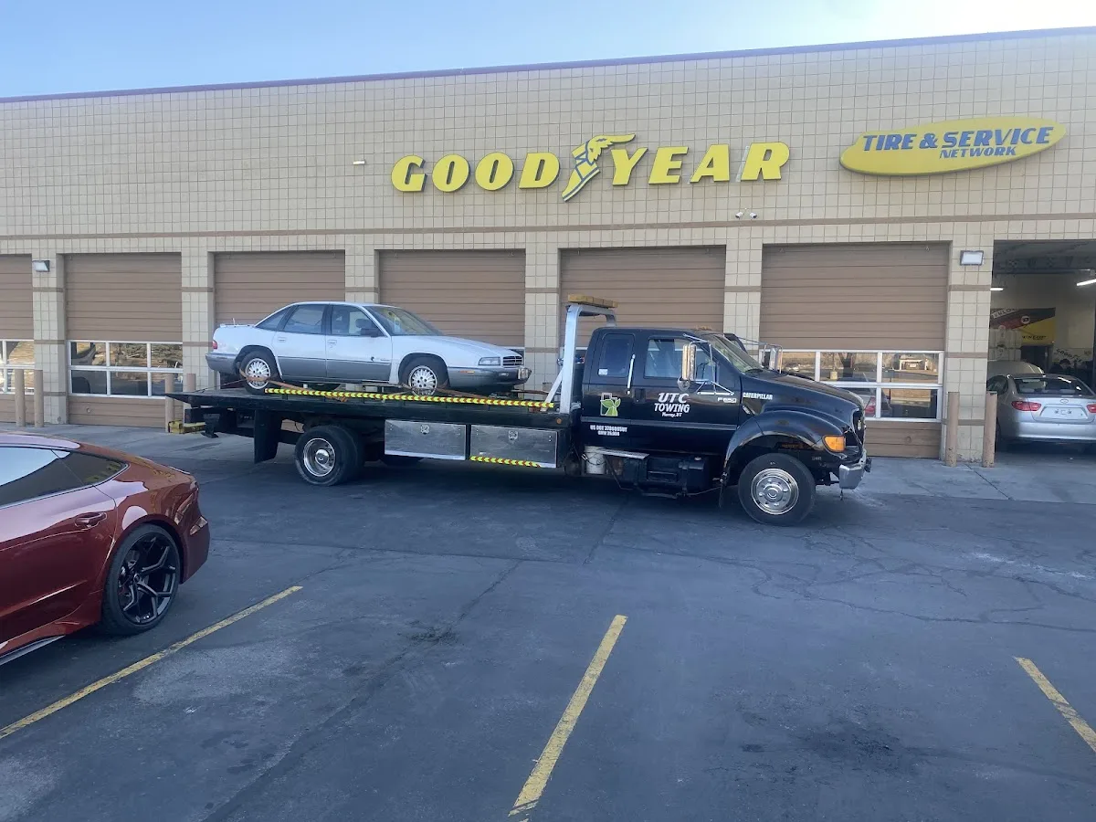 UTC Towing. Grúas Para Carro-Español ( 24/7 tow & road-service ) Autos & Motorcycles