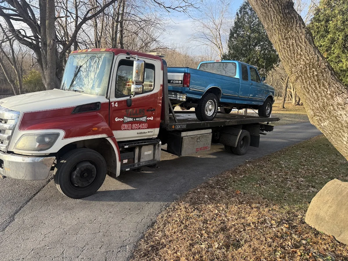 Villas Towing & Recovery AURORA