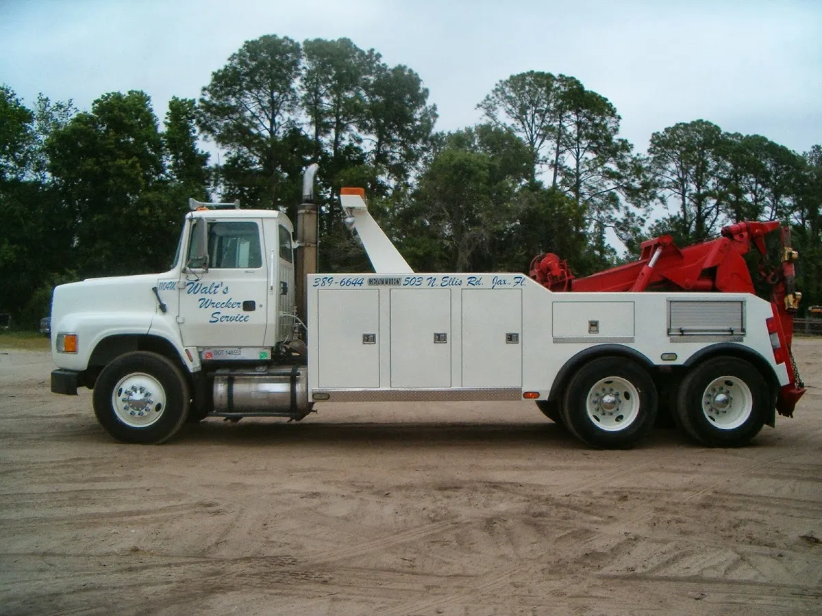 Walt's Wrecker Service primary photo